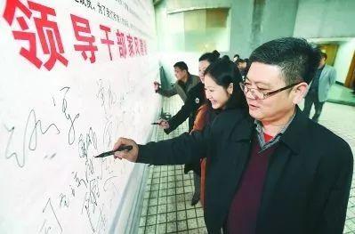 保时捷女车主一巴掌,童所长被免职,被“坑”的丈夫冤不冤?